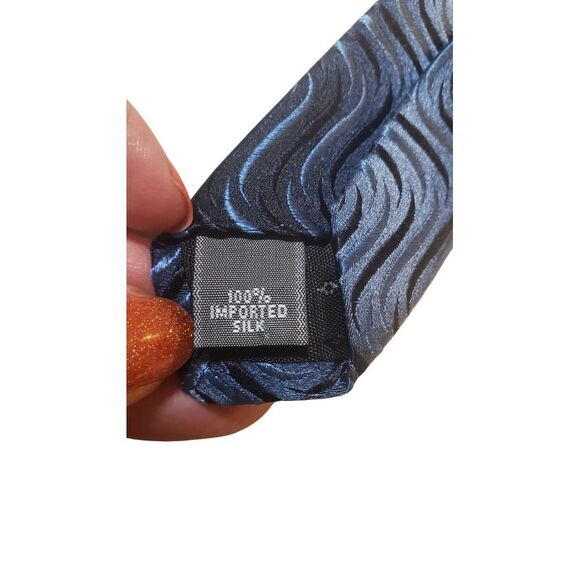 Bugatti Neck Tie Mens Luxury Blue Abstract Silk Business Church Made in USA‎ - Picture 8 of 12